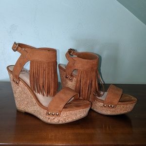 Fergalicious Vinni wedge sandals sz 6.5